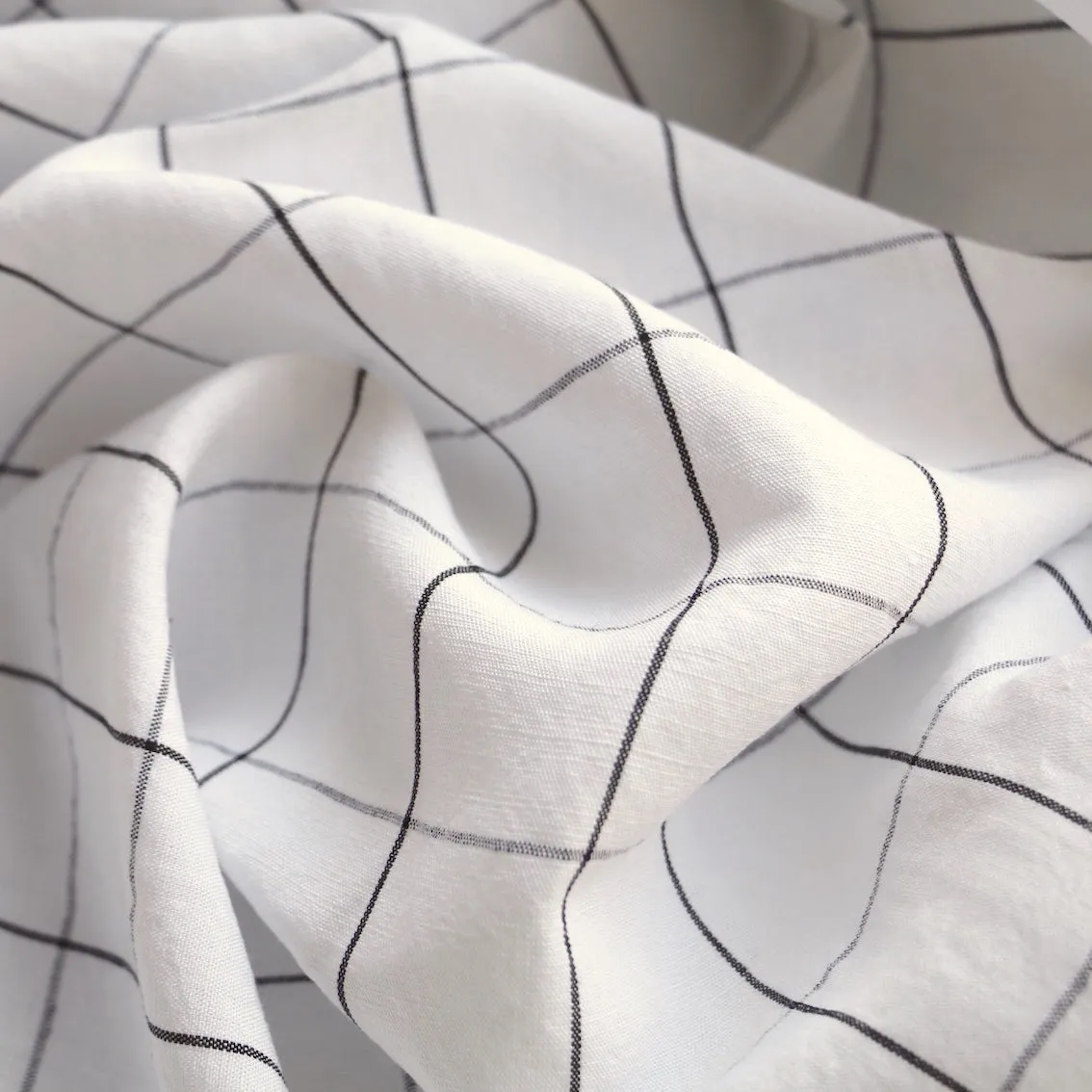Black Grid Ivory