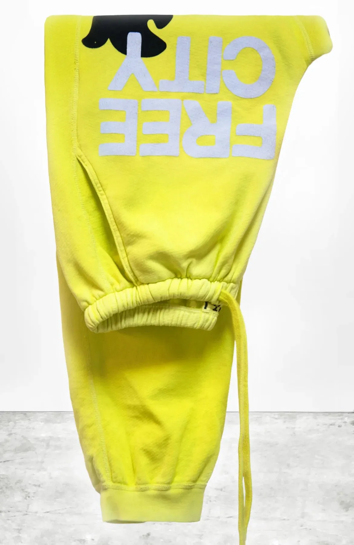 FreeCity Large Sunfades Pocket Sweatpant - Glowlight Yellow