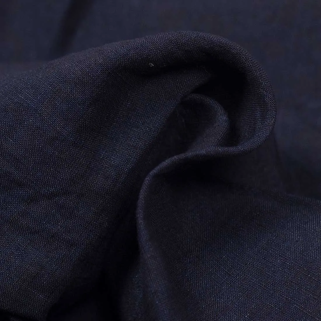 Indigo dyed linen chambray center-seam easy pants