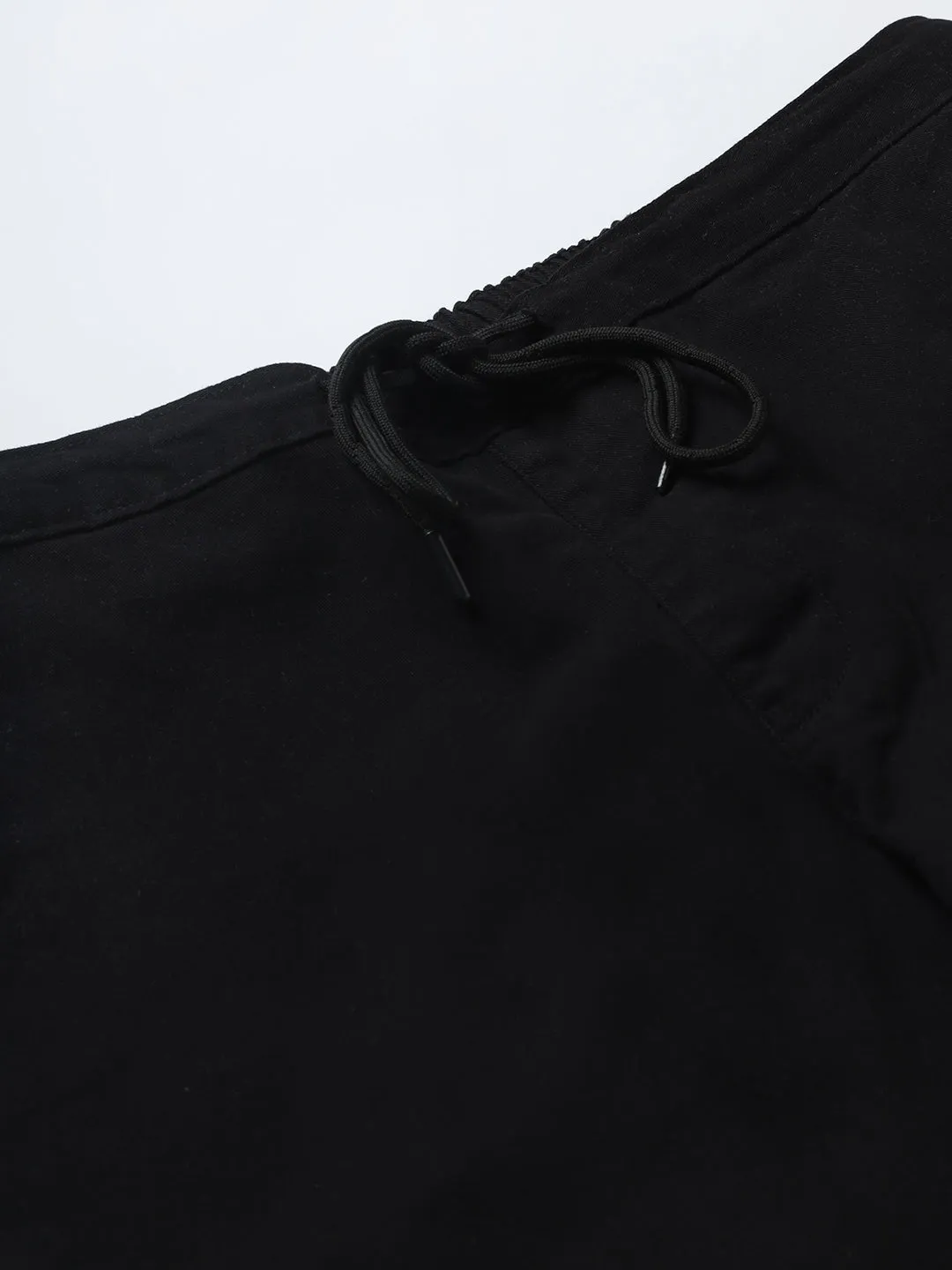 Men's Black Cargo Comfortable Bottomwear With Smart Casual Look