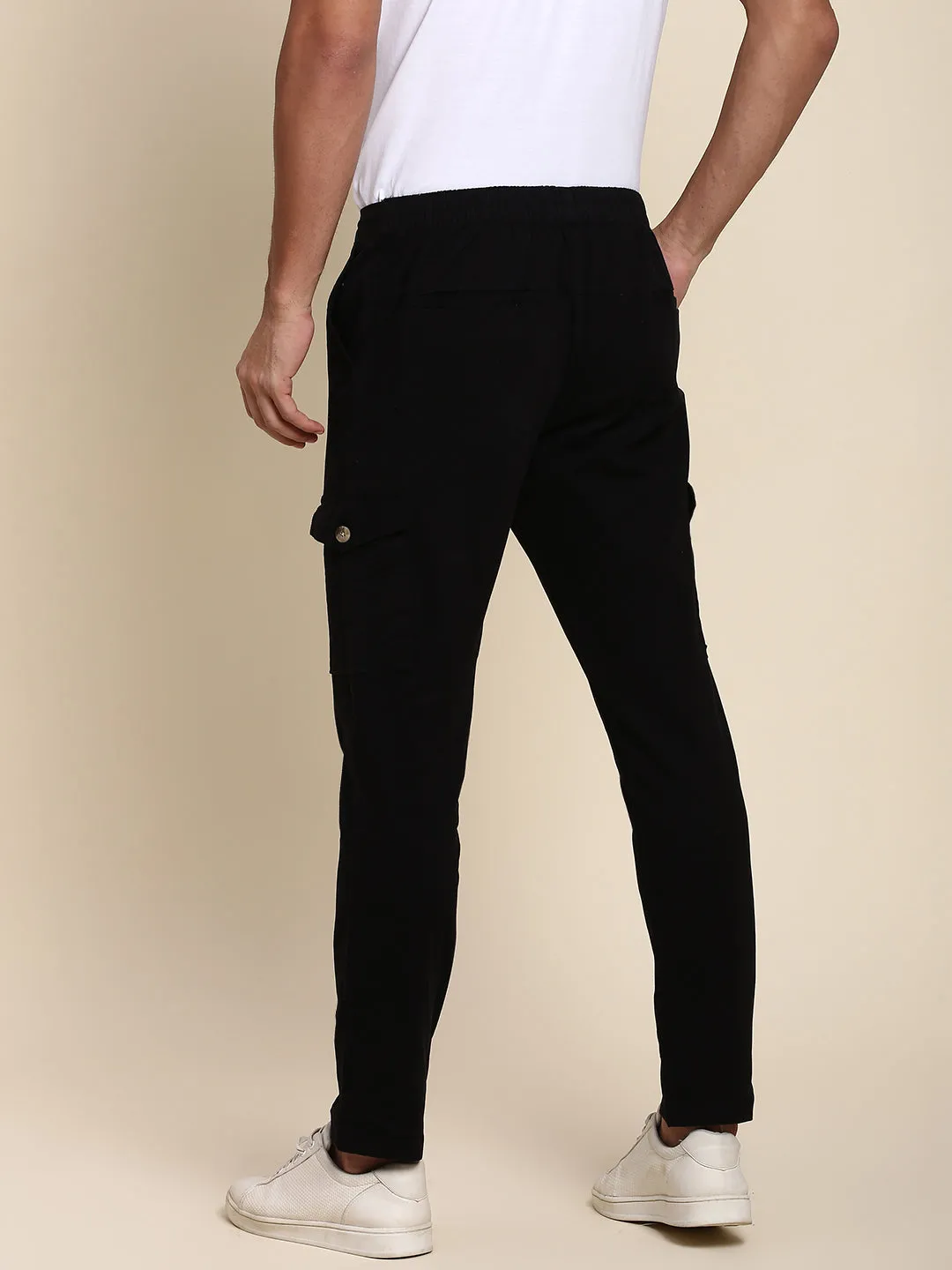 Men's Black Cargo Comfortable Bottomwear With Smart Casual Look