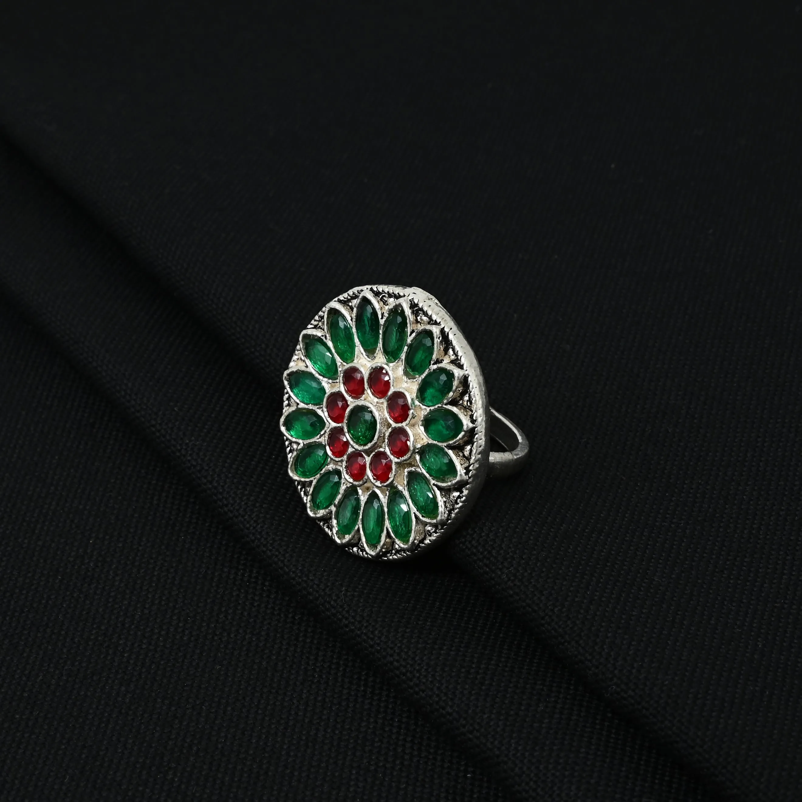 Silver Traditional Design Green Floral Ring